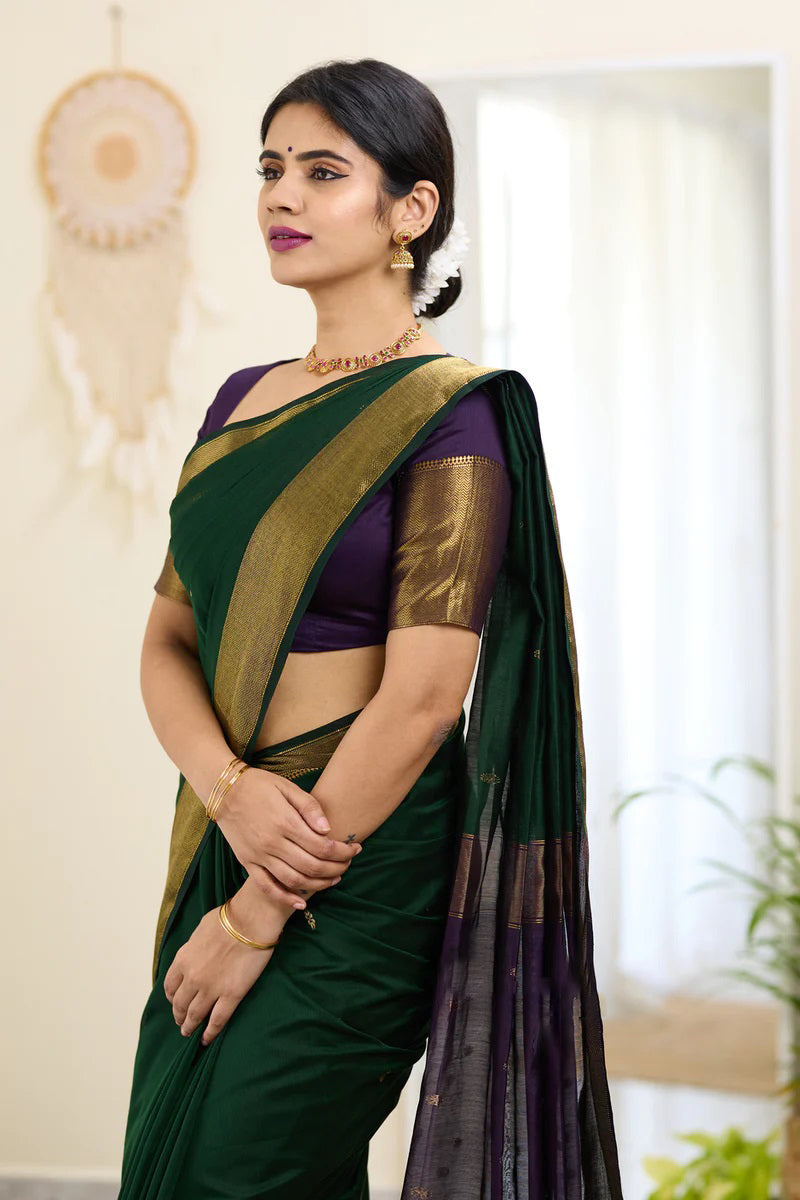 Lustrous Dark Green Cotton Silk Saree With Scintillating Blouse Piece`