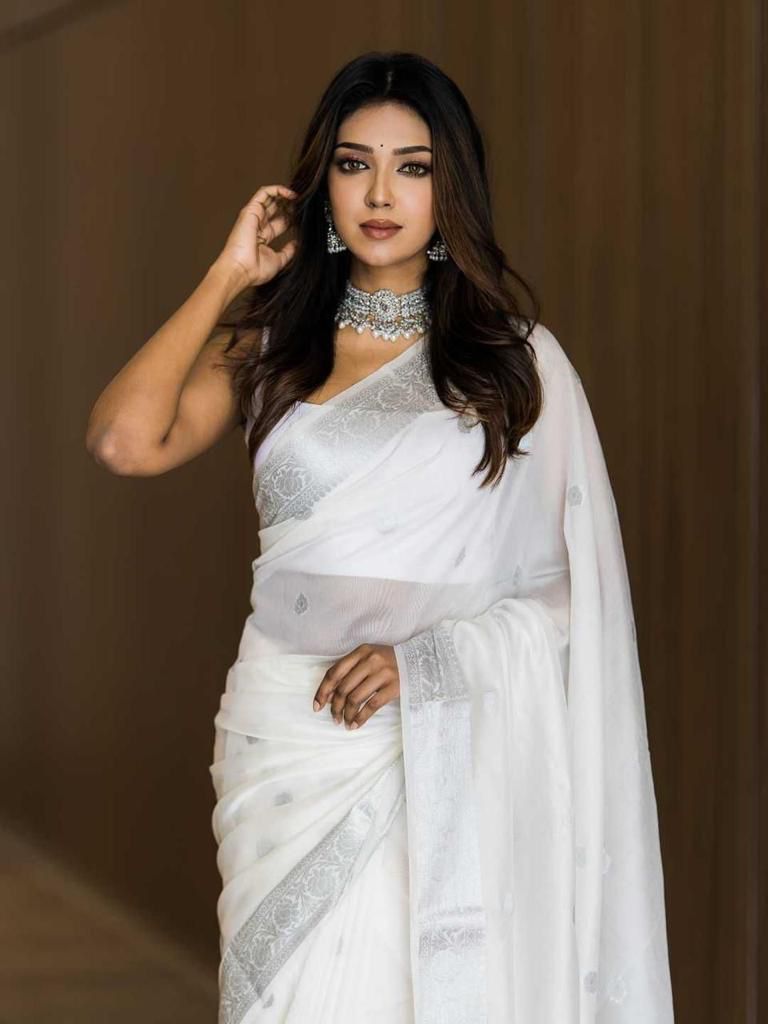 Quintessential White Soft Silk Saree With Scintilla Blouse Piece