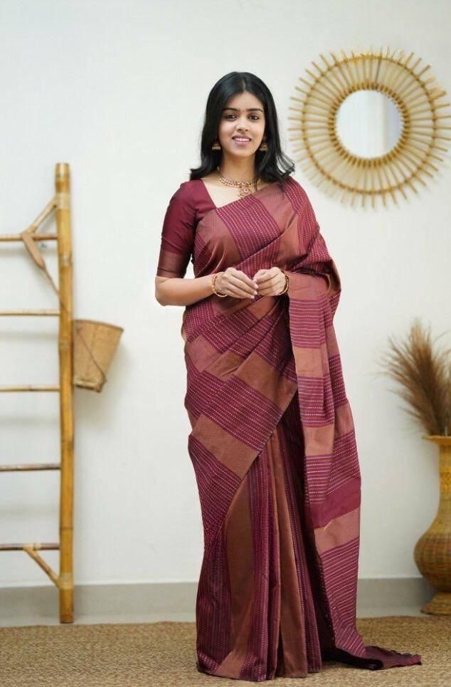 Arresting Maroon Soft Silk Saree With Ravishing Blouse Piece