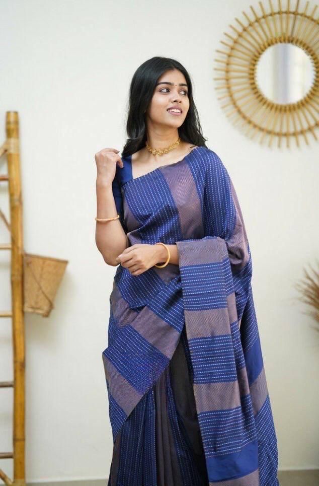 Vibrant Navy Blue Soft Silk Saree With Skinny Blouse Piece