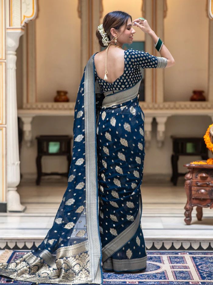 Eloquence Navy Blue Soft Banarasi Silk Saree With Transcendent Blouse Piece