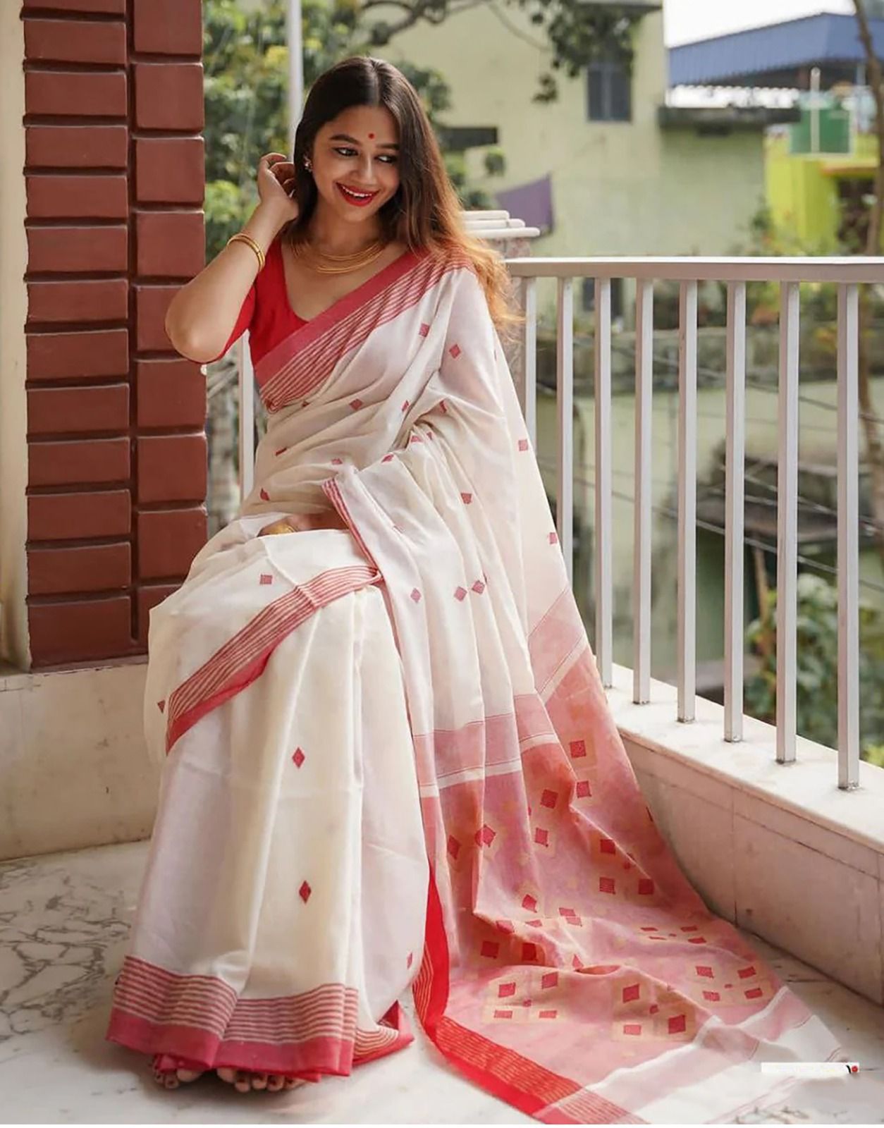 Deserving Off White Cotton Silk Saree With Classic Blouse Piece