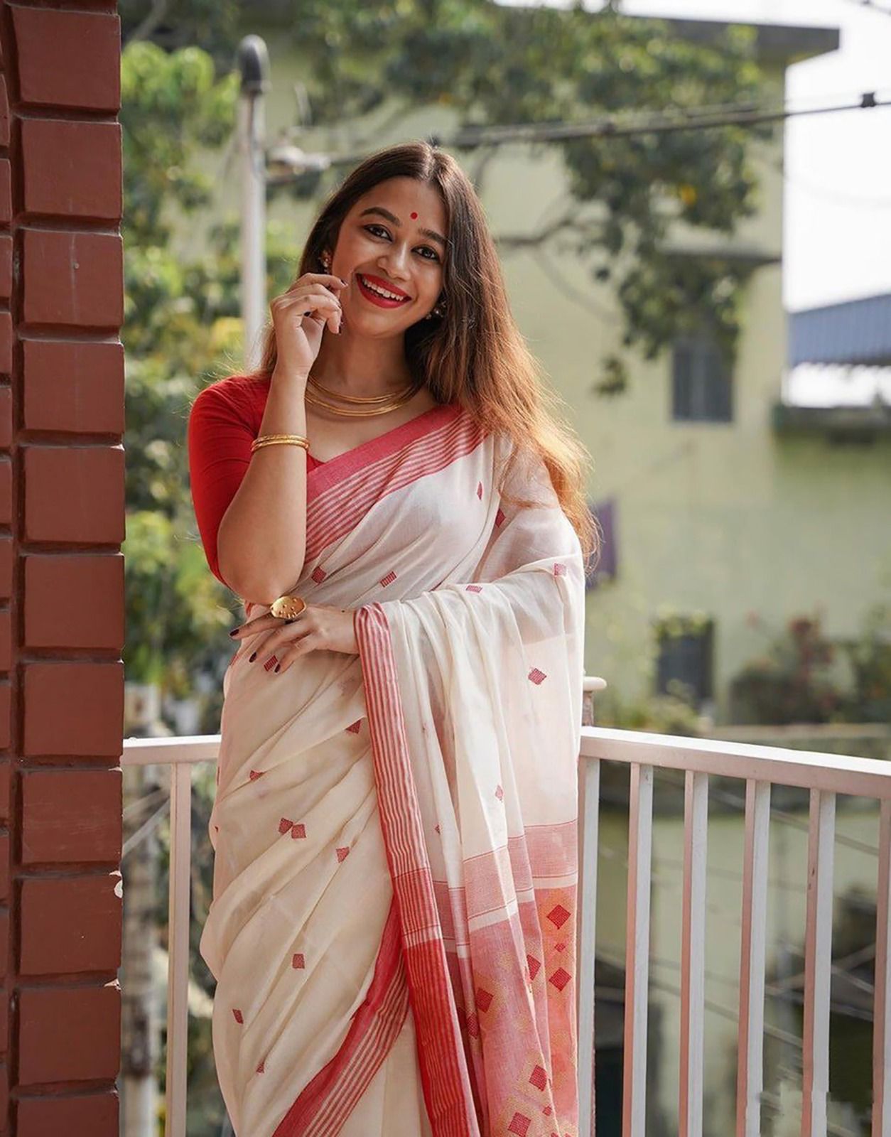 Deserving Off White Cotton Silk Saree With Classic Blouse Piece