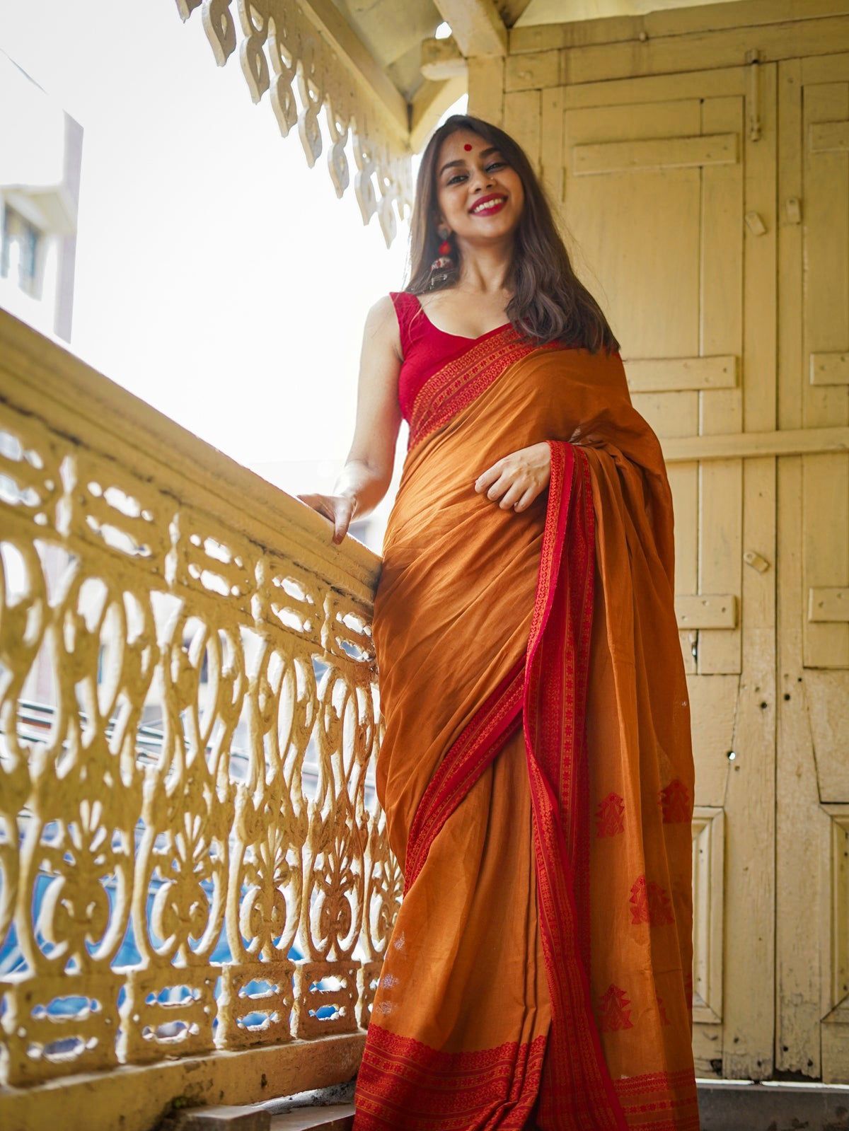 Delectable Yellow Cotton Silk Saree With Unequalled Blouse Piece