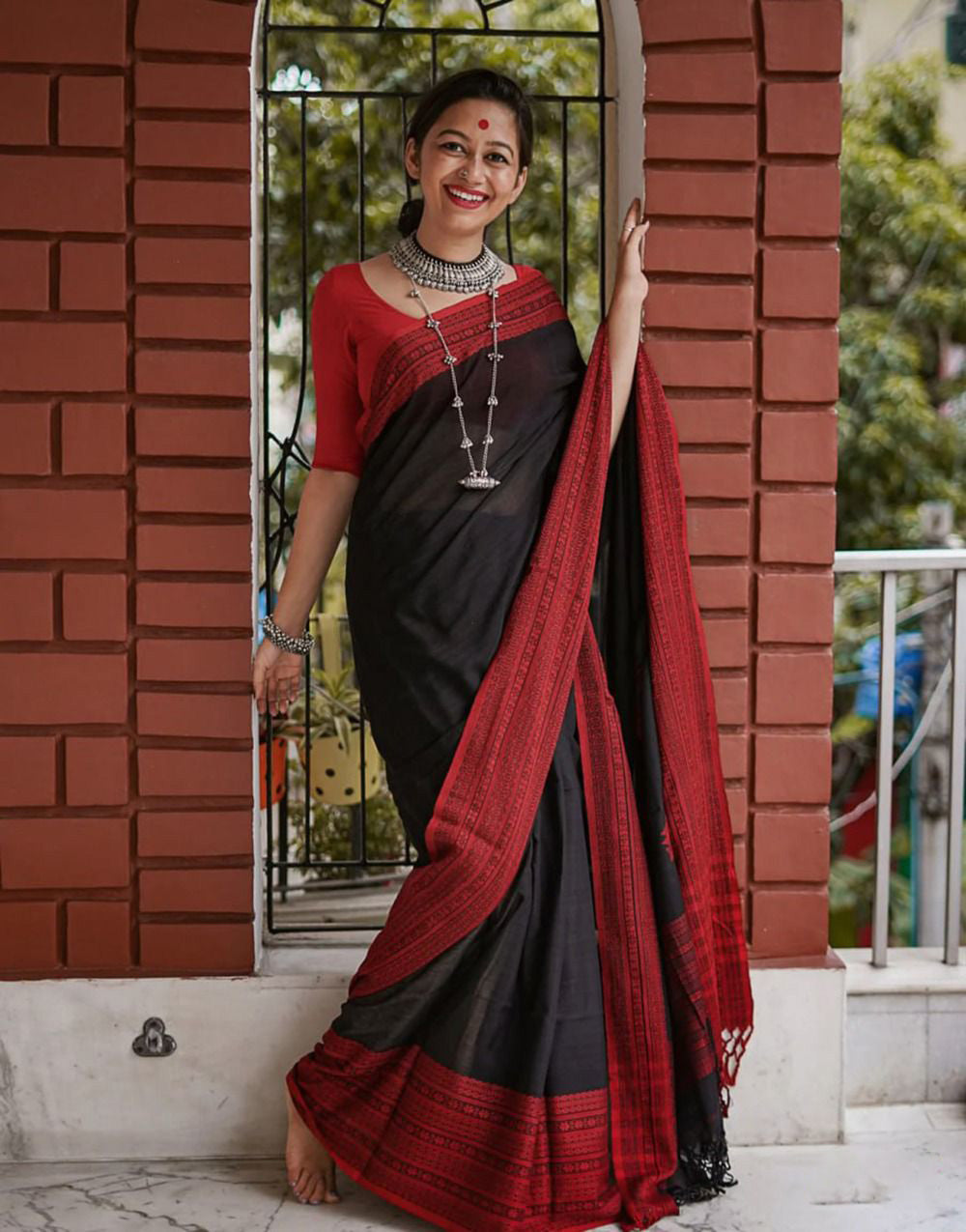 Fantabulous Black Cotton Silk Saree With Enamoring Blouse Piece