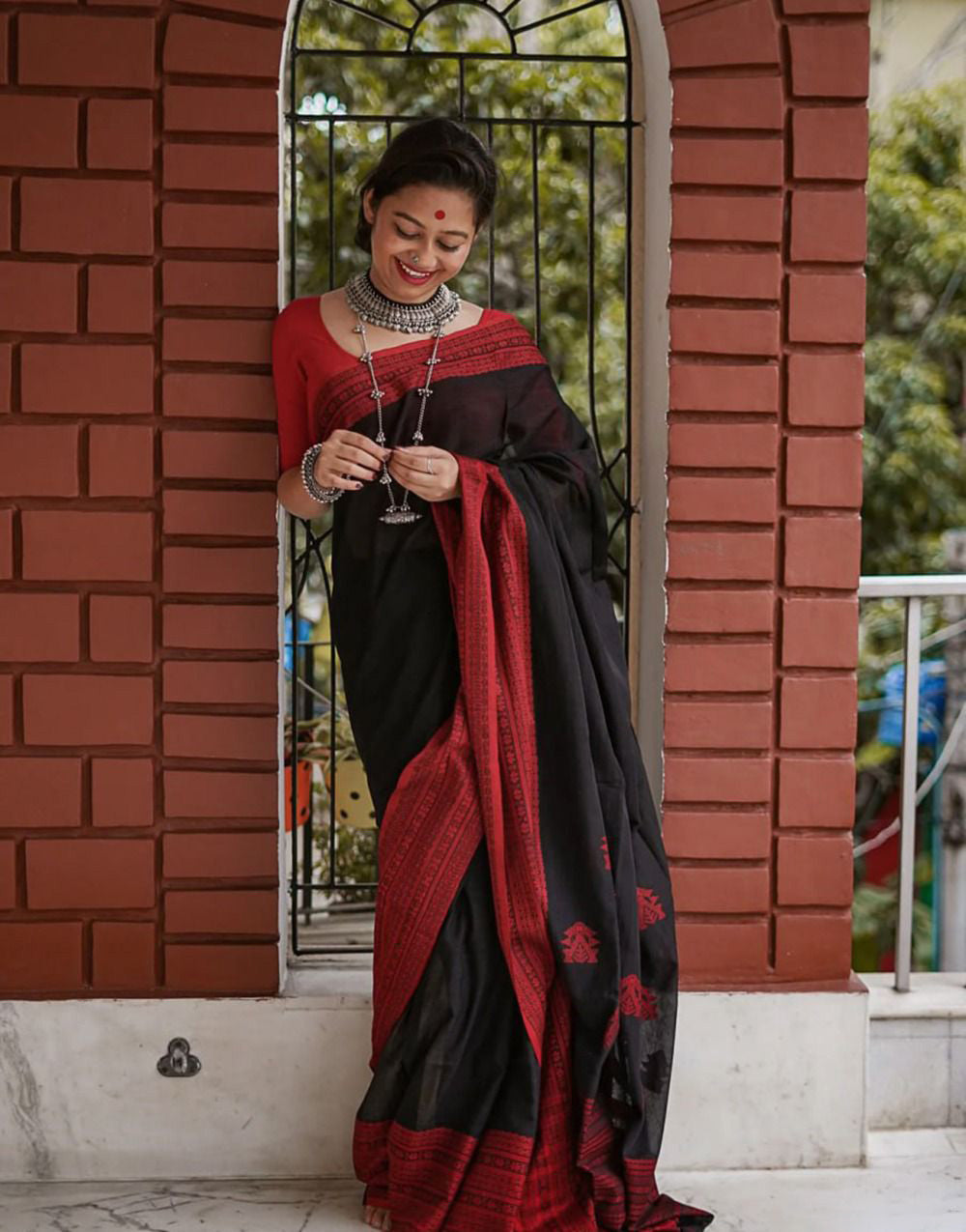 Fantabulous Black Cotton Silk Saree With Enamoring Blouse Piece