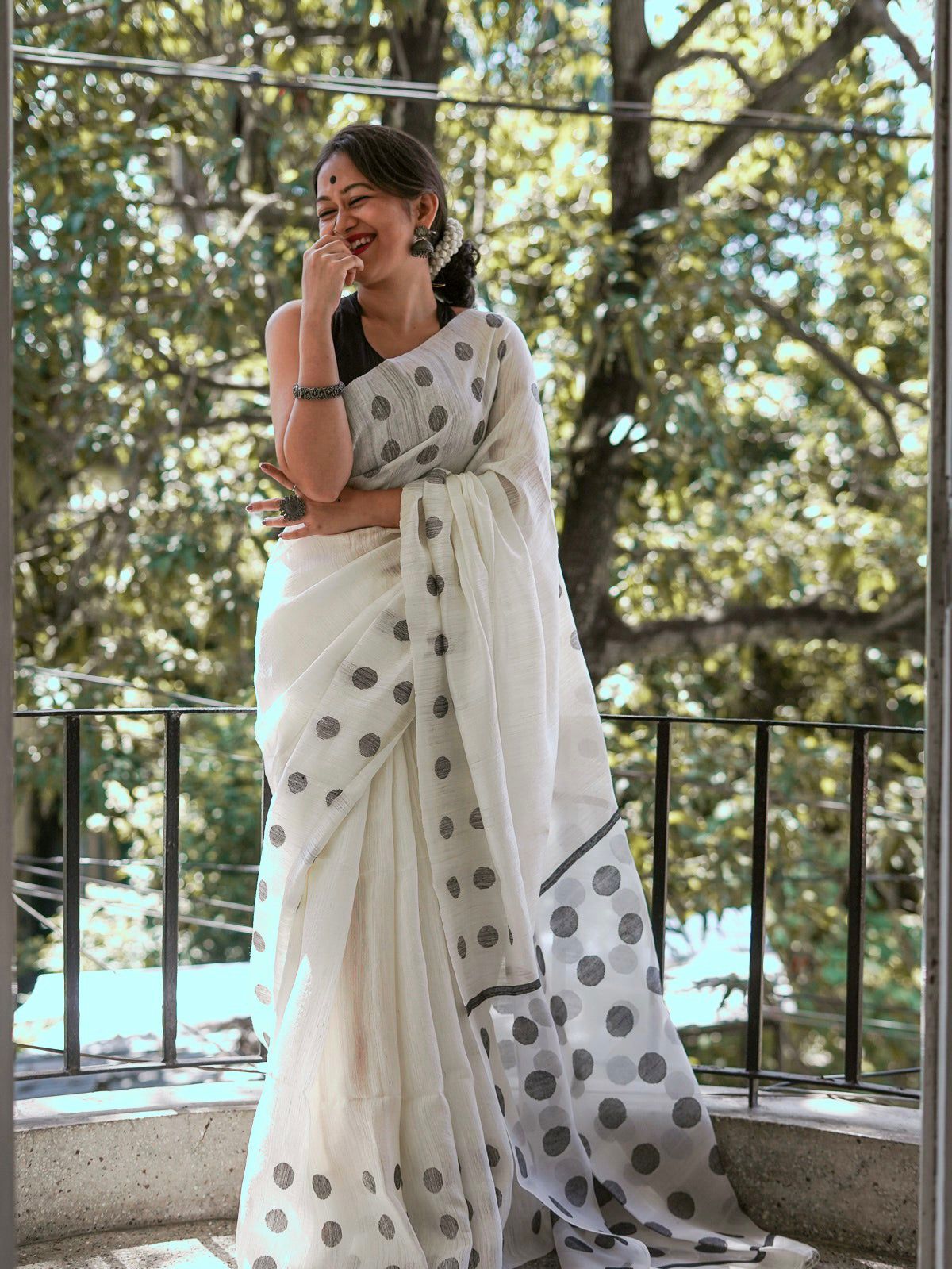 Pretty Off White Cotton Silk Saree With Arresting Blouse Piece