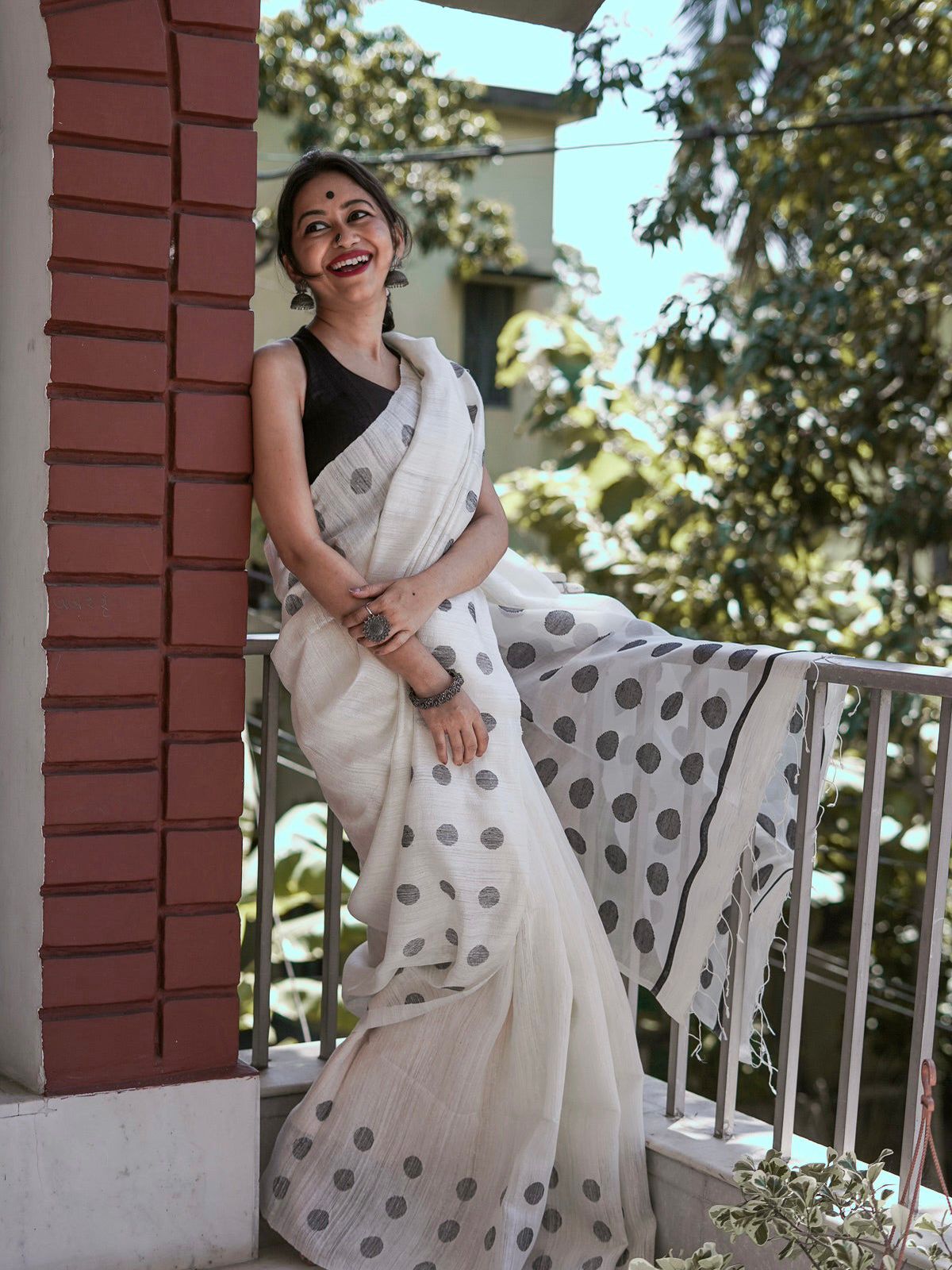 Pretty Off White Cotton Silk Saree With Arresting Blouse Piece