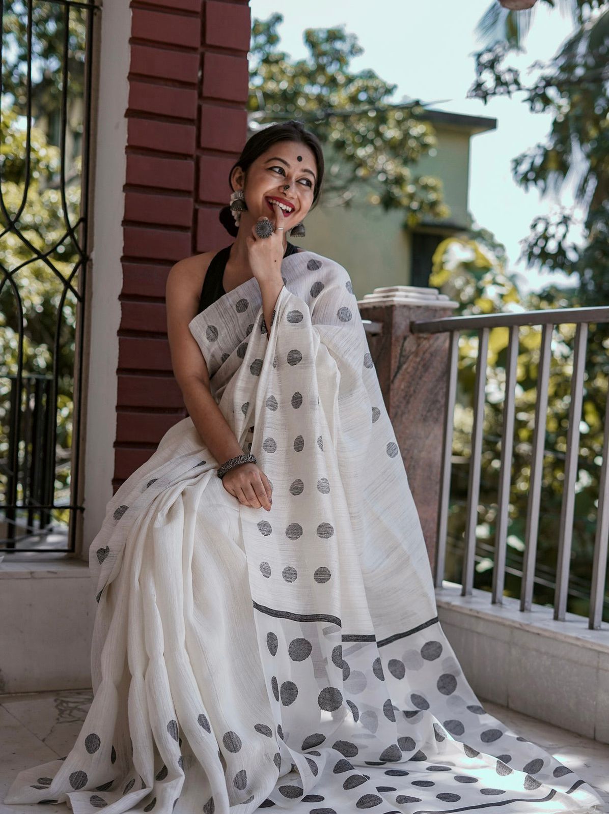 Pretty Off White Cotton Silk Saree With Arresting Blouse Piece