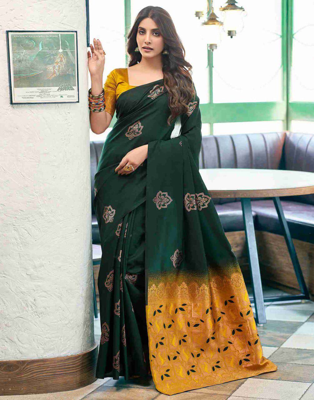 Demanding Dark Green Soft Silk Saree With Captivating Blouse Piece