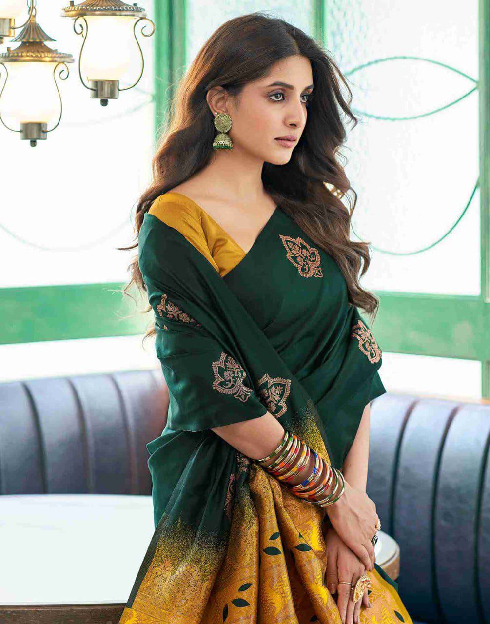 Demanding Dark Green Soft Silk Saree With Captivating Blouse Piece