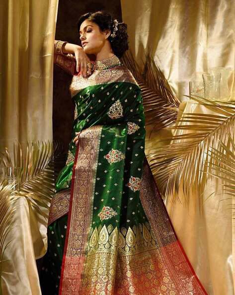 Embrocation Dark Green Soft Silk Saree With Magnificat Blouse Piece