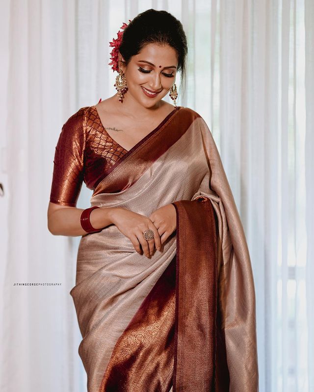 Chatoyant Beige Soft Silk Saree With Dalliance Blouse Piece