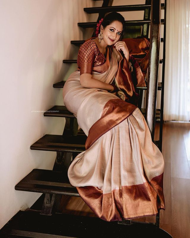 Chatoyant Beige Soft Silk Saree With Dalliance Blouse Piece