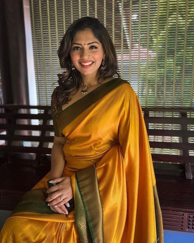 Admirable Yellow Soft Silk Saree with Bewitching Blouse Piece