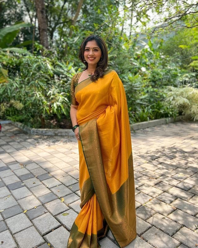 Admirable Yellow Soft Silk Saree with Bewitching Blouse Piece