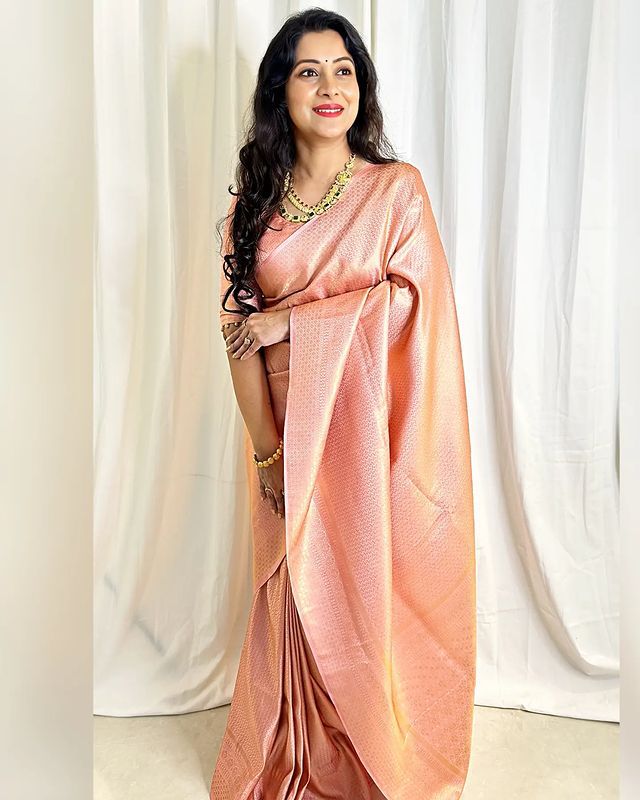 Stylish Baby Pink Soft Silk Saree With Stunner Blouse Piece