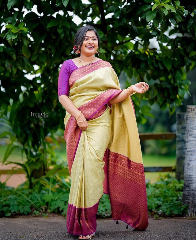 Mesmerising Sea Green Soft Silk Saree With Fairytale Blouse Piece