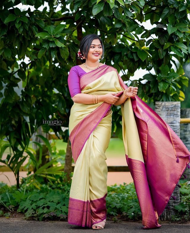 Mesmerising Sea Green Soft Silk Saree With Fairytale Blouse Piece