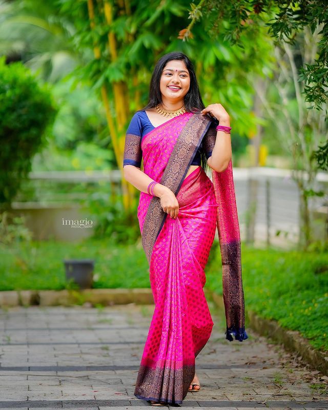 Wonderful Dark Pink Soft Silk Saree With An insanely Blouse Piece