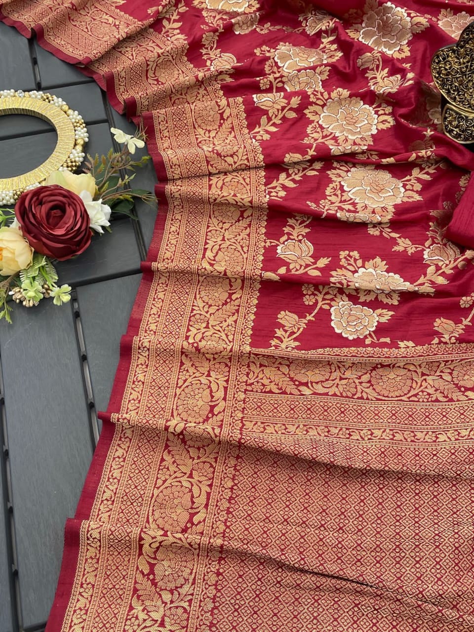 Incredible Maroon Soft Banarasi Silk Saree With Tremendous Blouse Piece