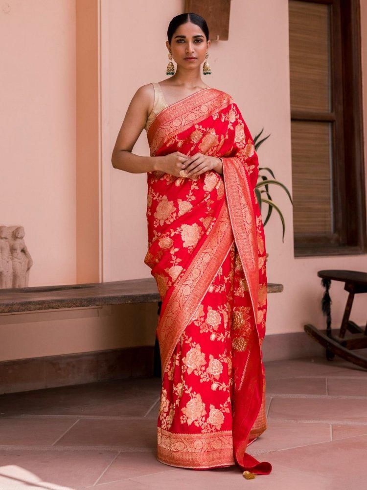 Gratifying Red Soft Soft Banarasi Silk With Supernal Blouse Piece