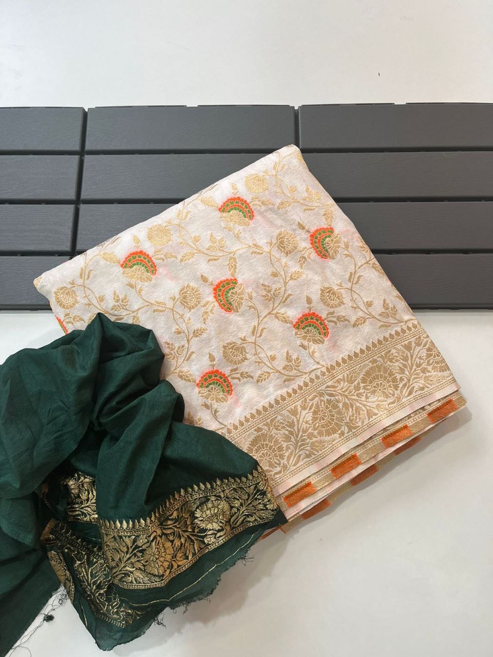 Enamoring Off White Soft Banarasi Silk Saree With Traditional Blouse Piece