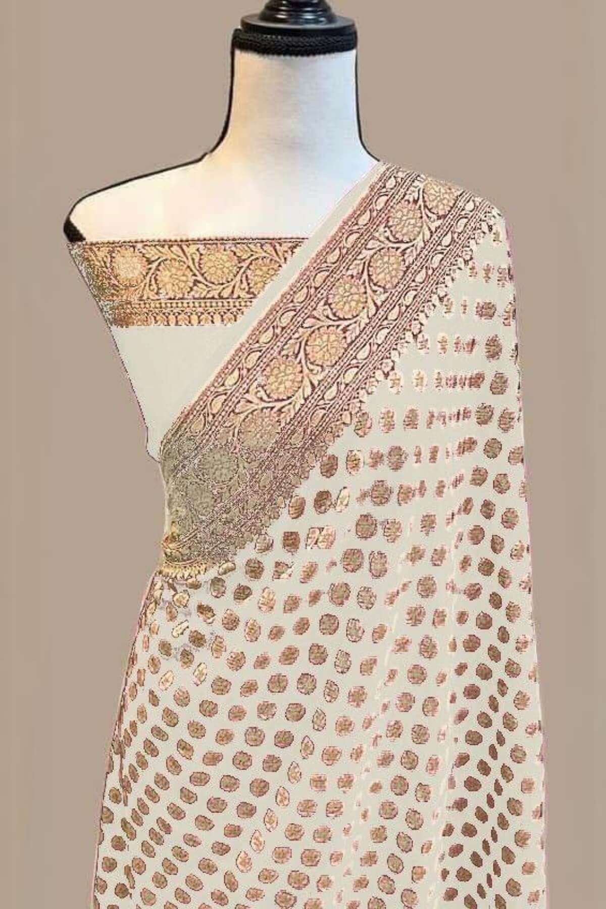 Pulsating Beige Soft Banarasi Silk Saree With Winsome Blouse Piece