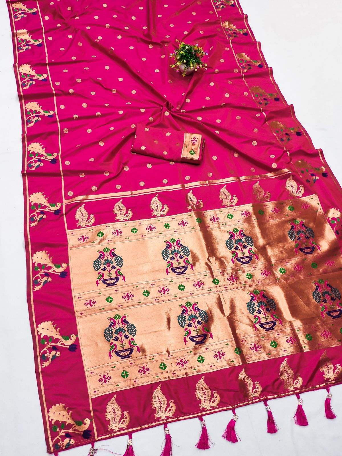 Smart Dark Pink Paithani Silk Saree With Pleasant Blouse Piece