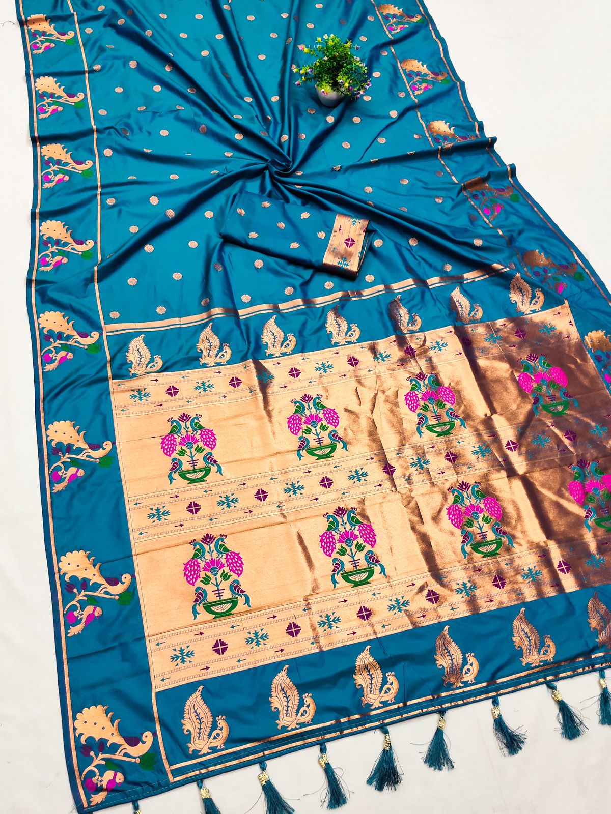 Most Flattering Firozi Paithani Silk Saree With Prominent Blouse Piece