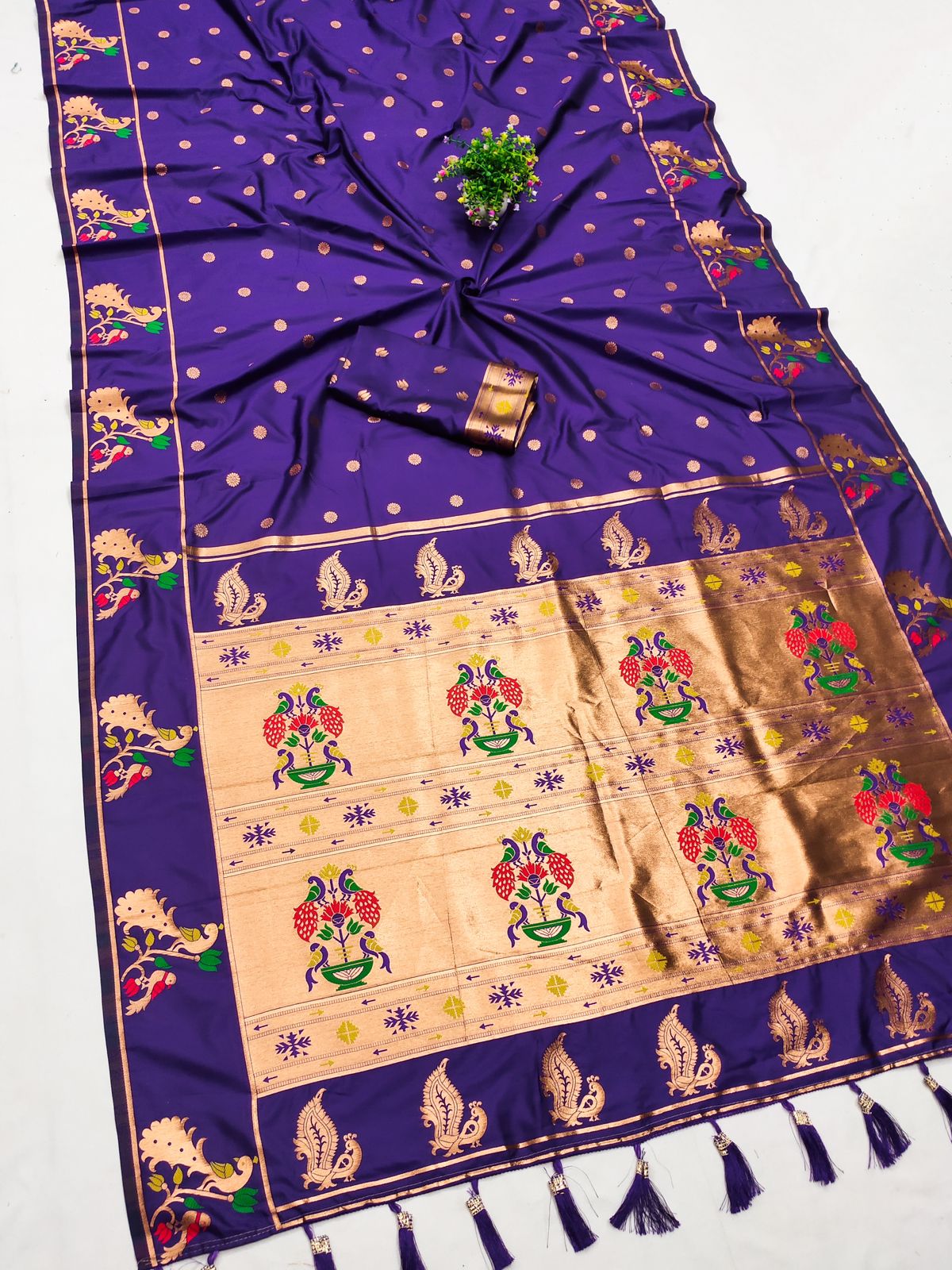 Entrancing Purple Paithani Silk Saree With Majesty Blouse Piece