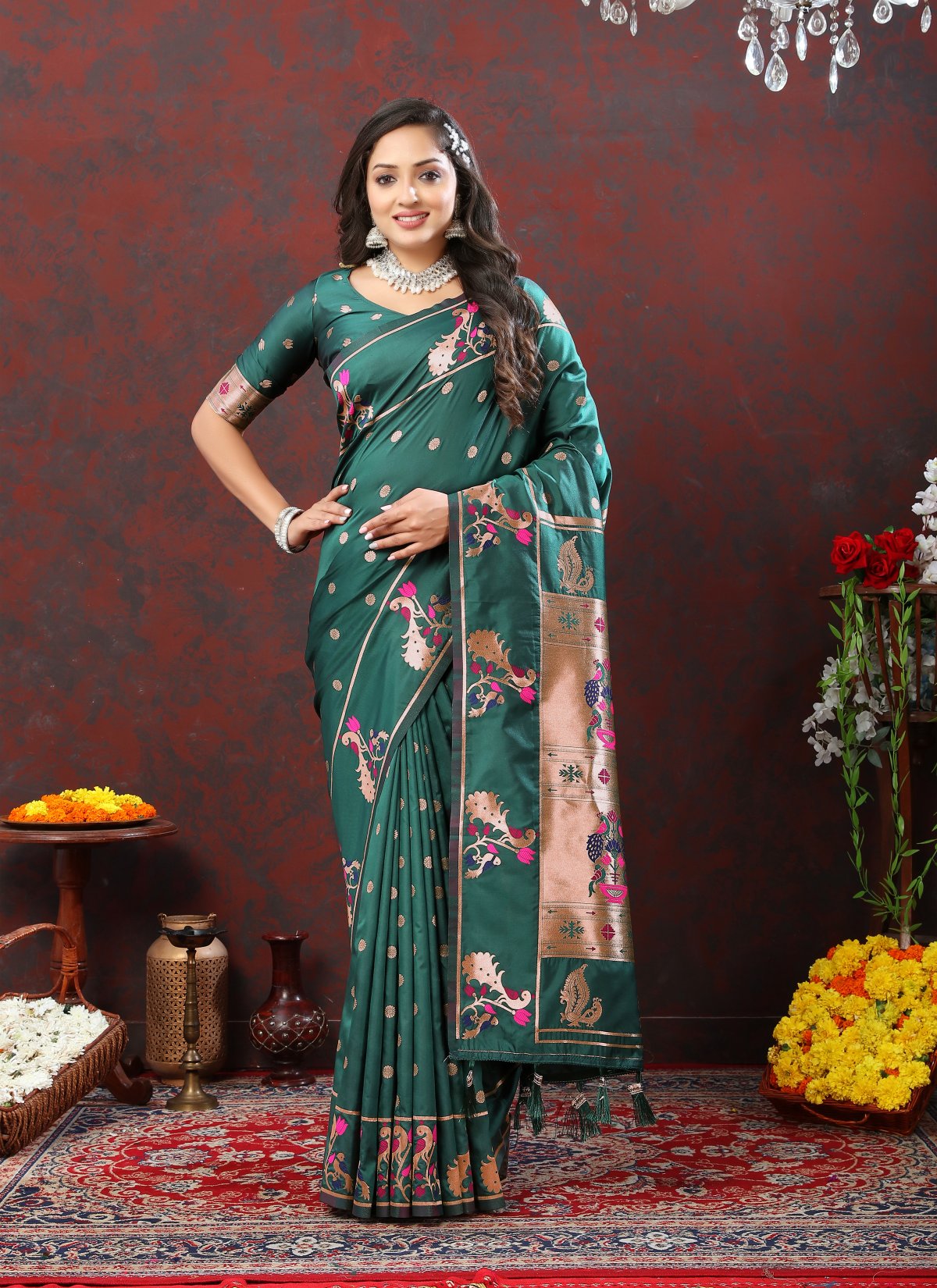 Inspiring Rama Paithani Silk Saree With Exceptional Blouse Piece