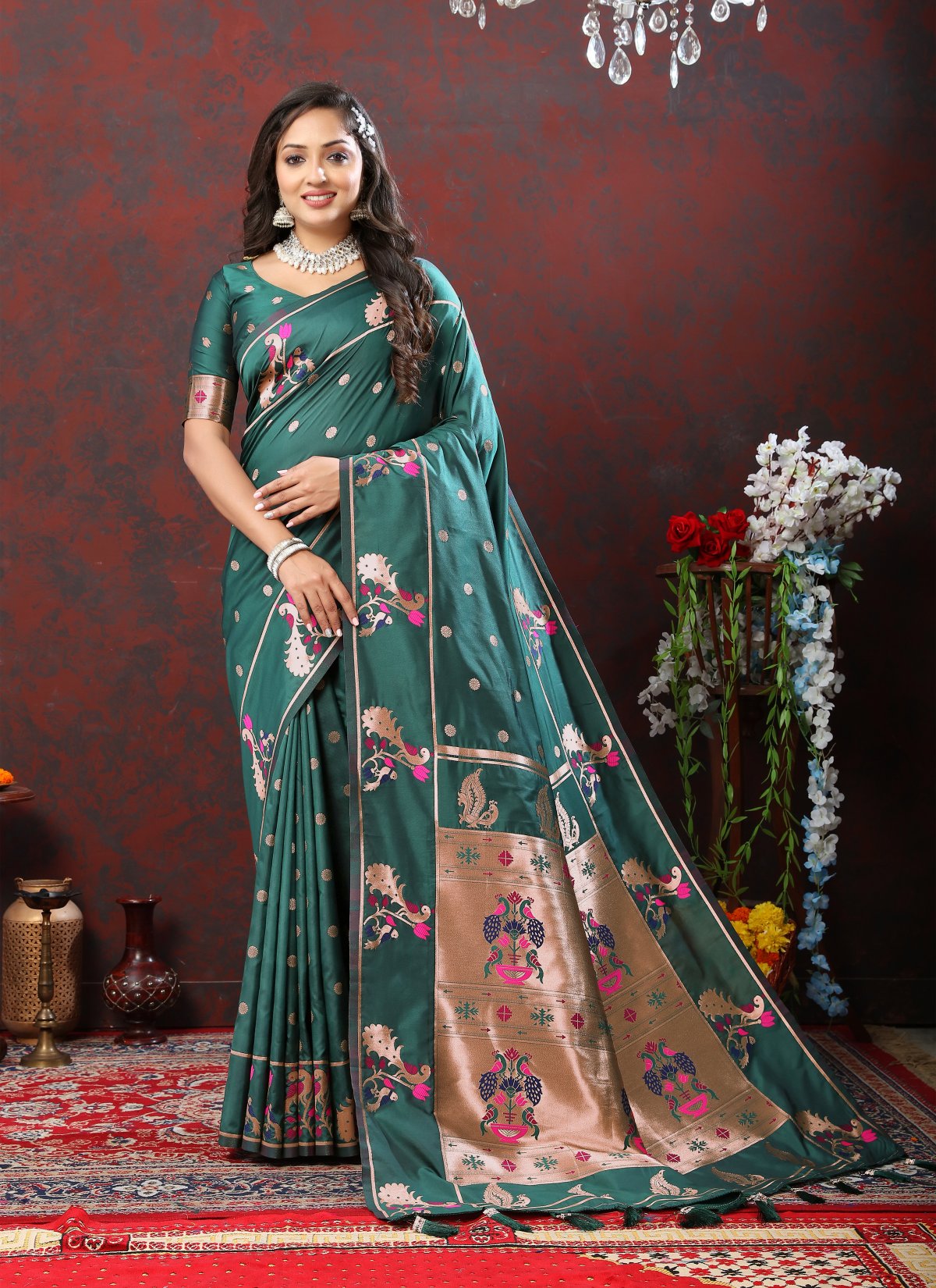 Inspiring Rama Paithani Silk Saree With Exceptional Blouse Piece