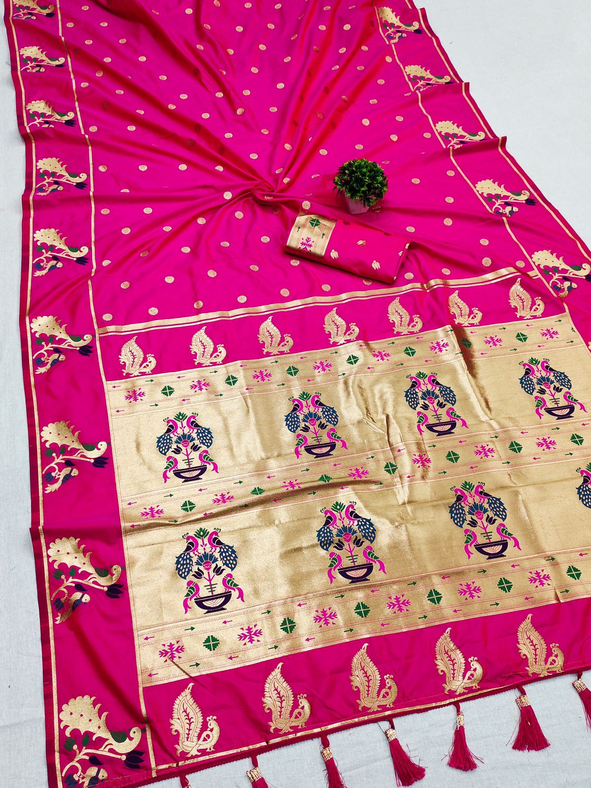 Desiring Dark Pink Paithani Silk Saree With Fancifull Blouse Piece