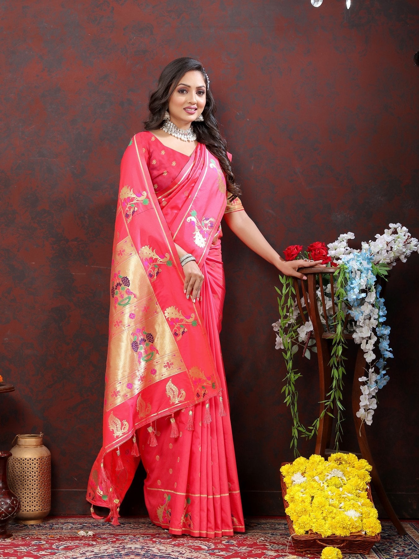 Stunner Pink Paithani Silk Saree With Flamboyant Blouse Piece