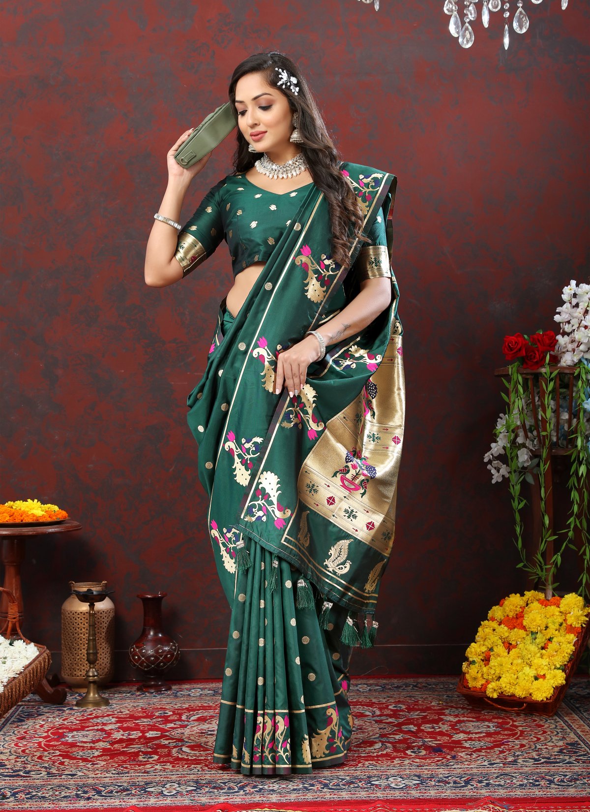 A glam Rama Paithani Silk Saree With Pleasant Blouse Piece