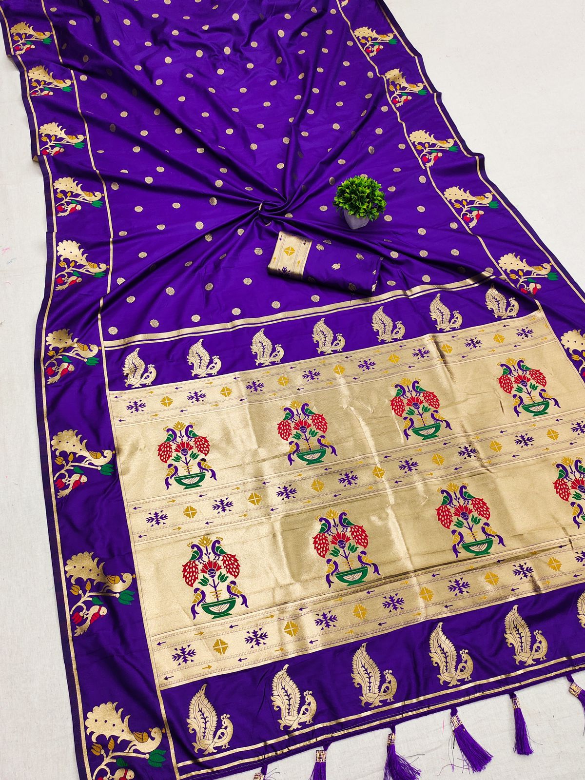 Exquisite Violet Paithani Silk Saree With Flameboyant Blouse Piece