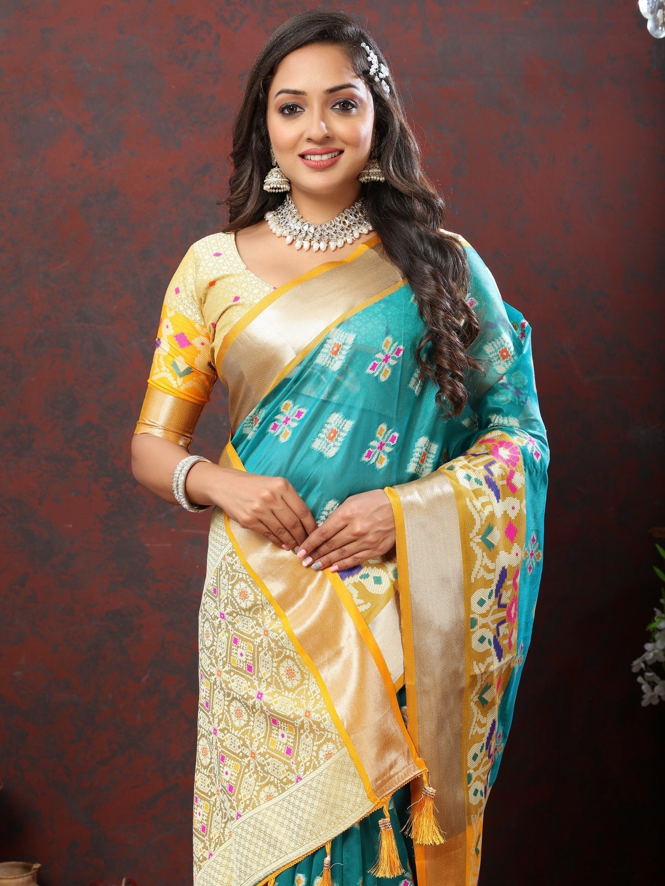 Preferable Firozi Organza Silk Saree With Engrossing Blouse Piece