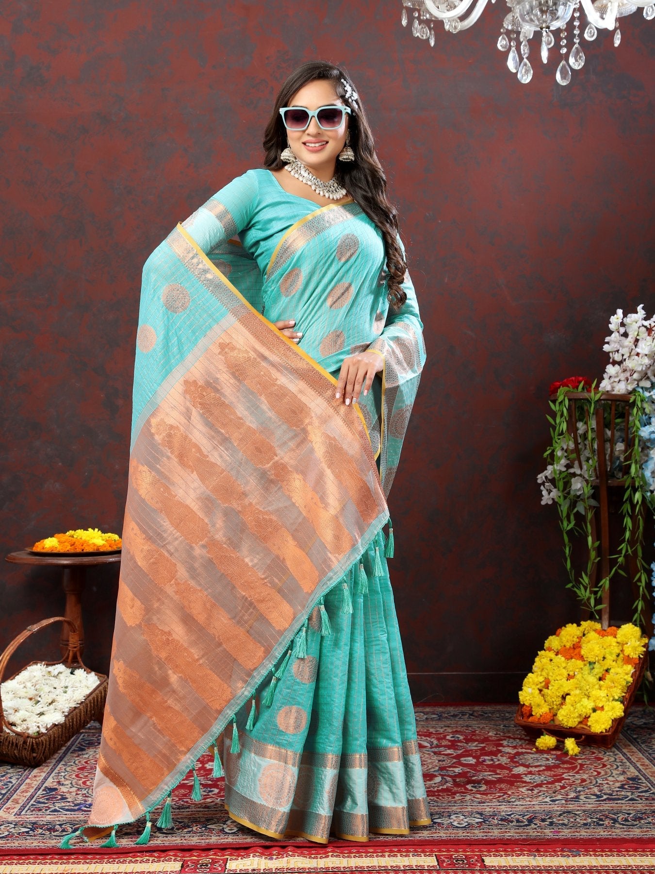 Mesmeric Firozi Cotton Silk Saree With Blooming Blouse Piece