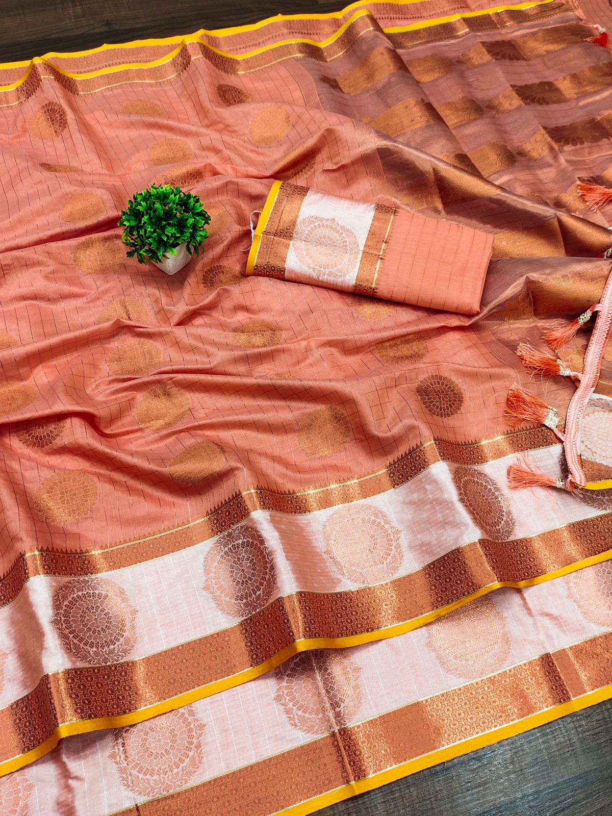 Majesty Peach Cotton Silk Saree With Jazzy Blouse Piece