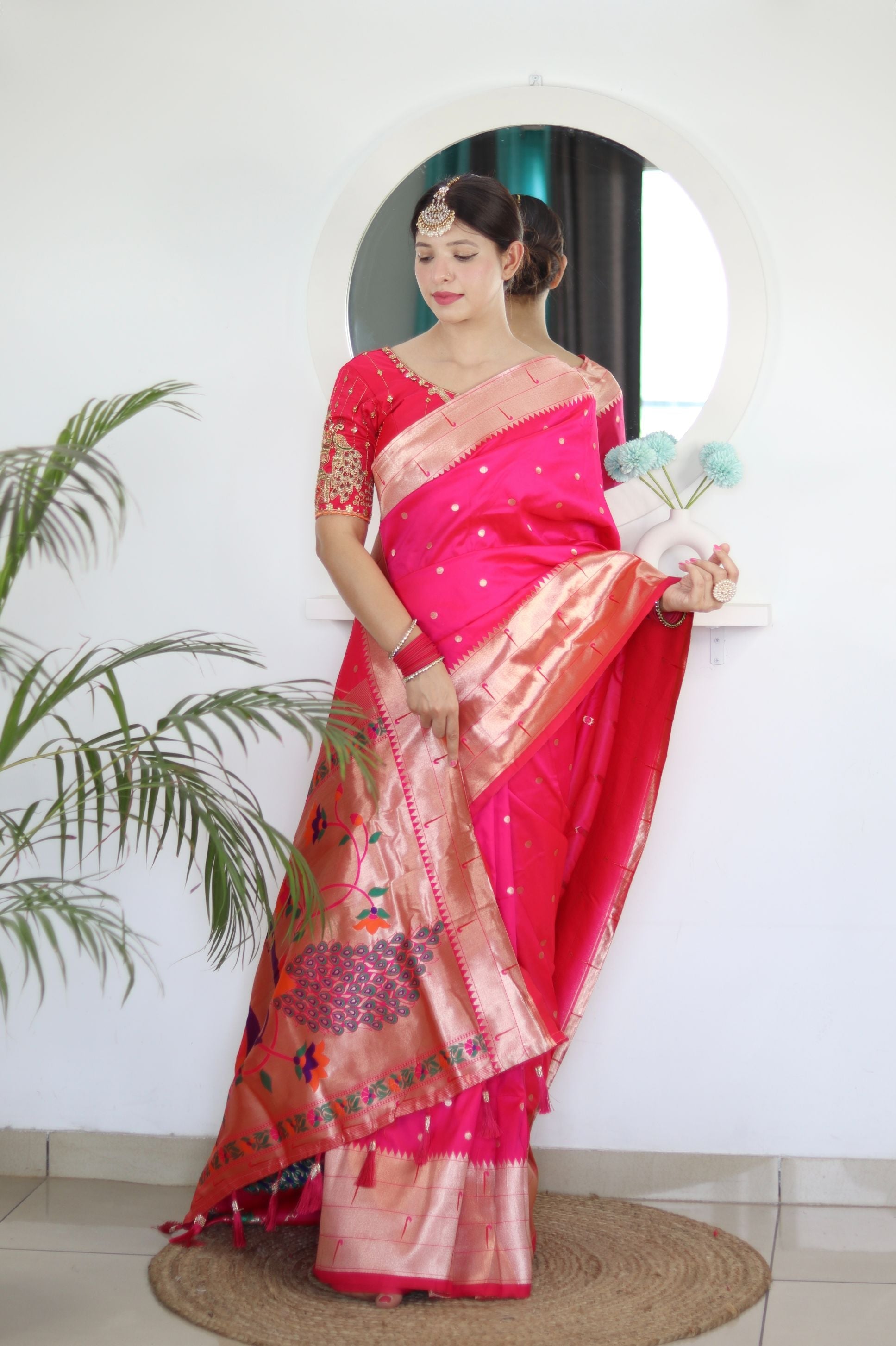 Sizzling Dark Pink Paithani Silk Saree With Impressive Blouse Piece