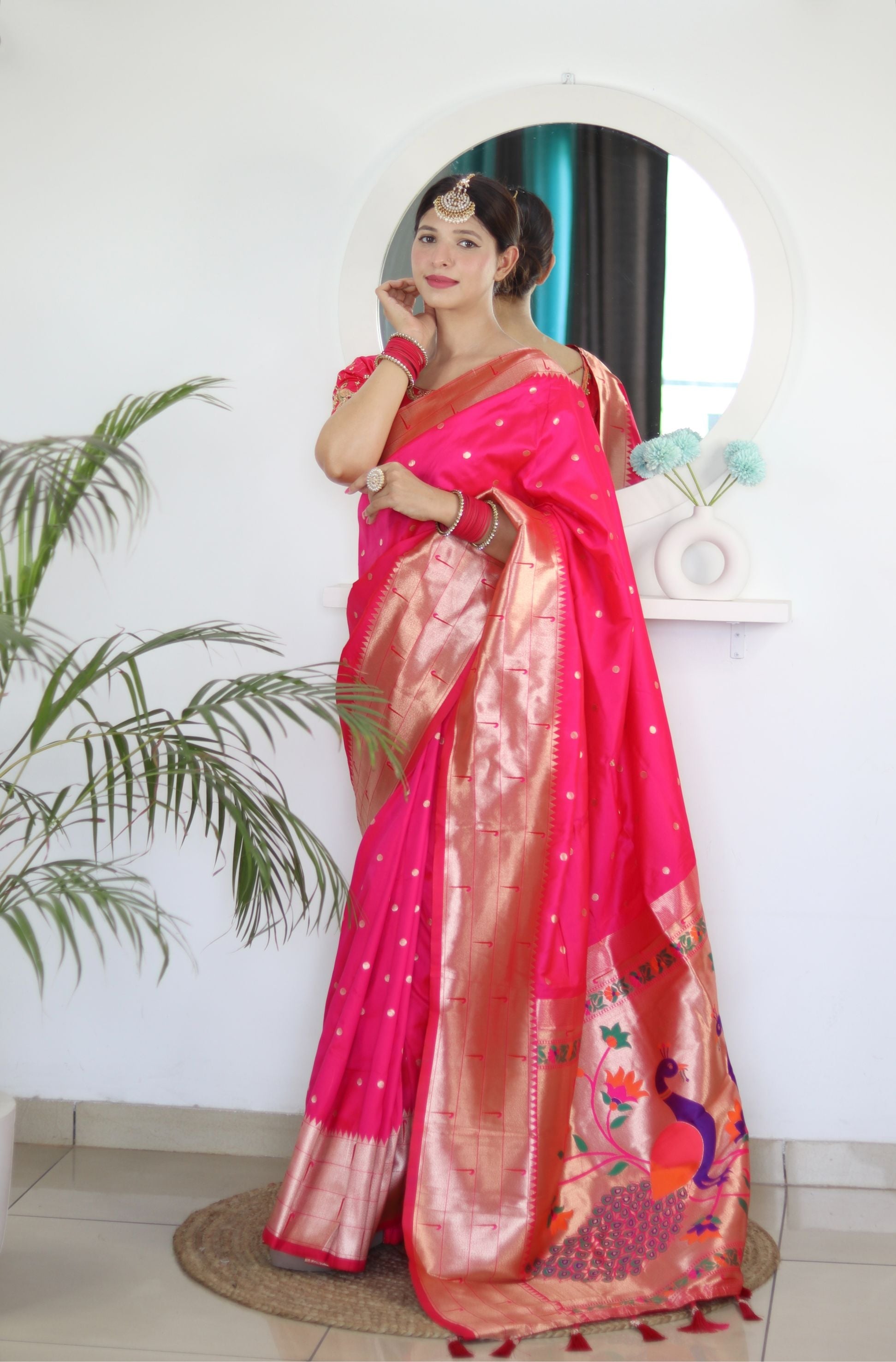 Sizzling Dark Pink Paithani Silk Saree With Impressive Blouse Piece