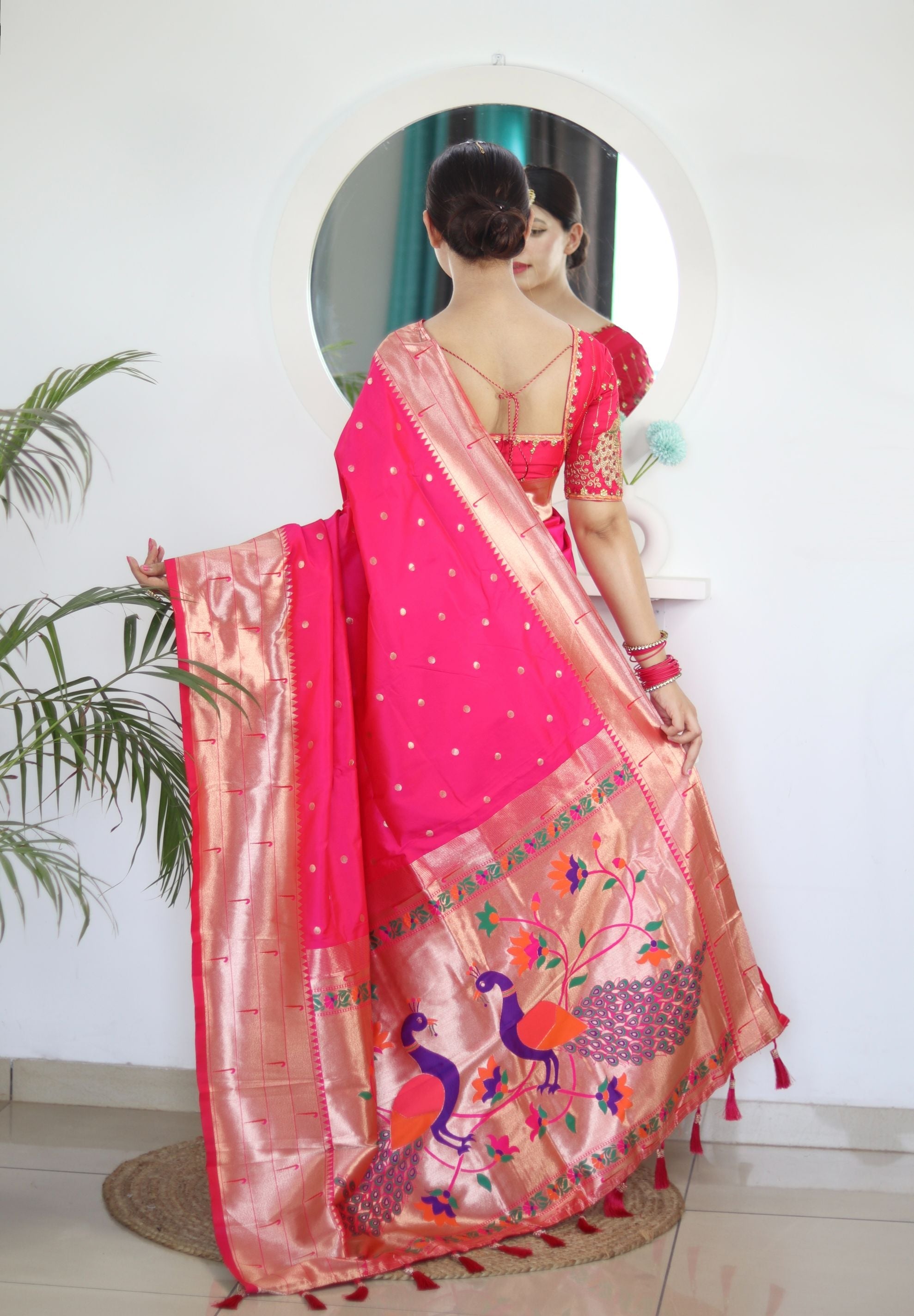 Sizzling Dark Pink Paithani Silk Saree With Impressive Blouse Piece