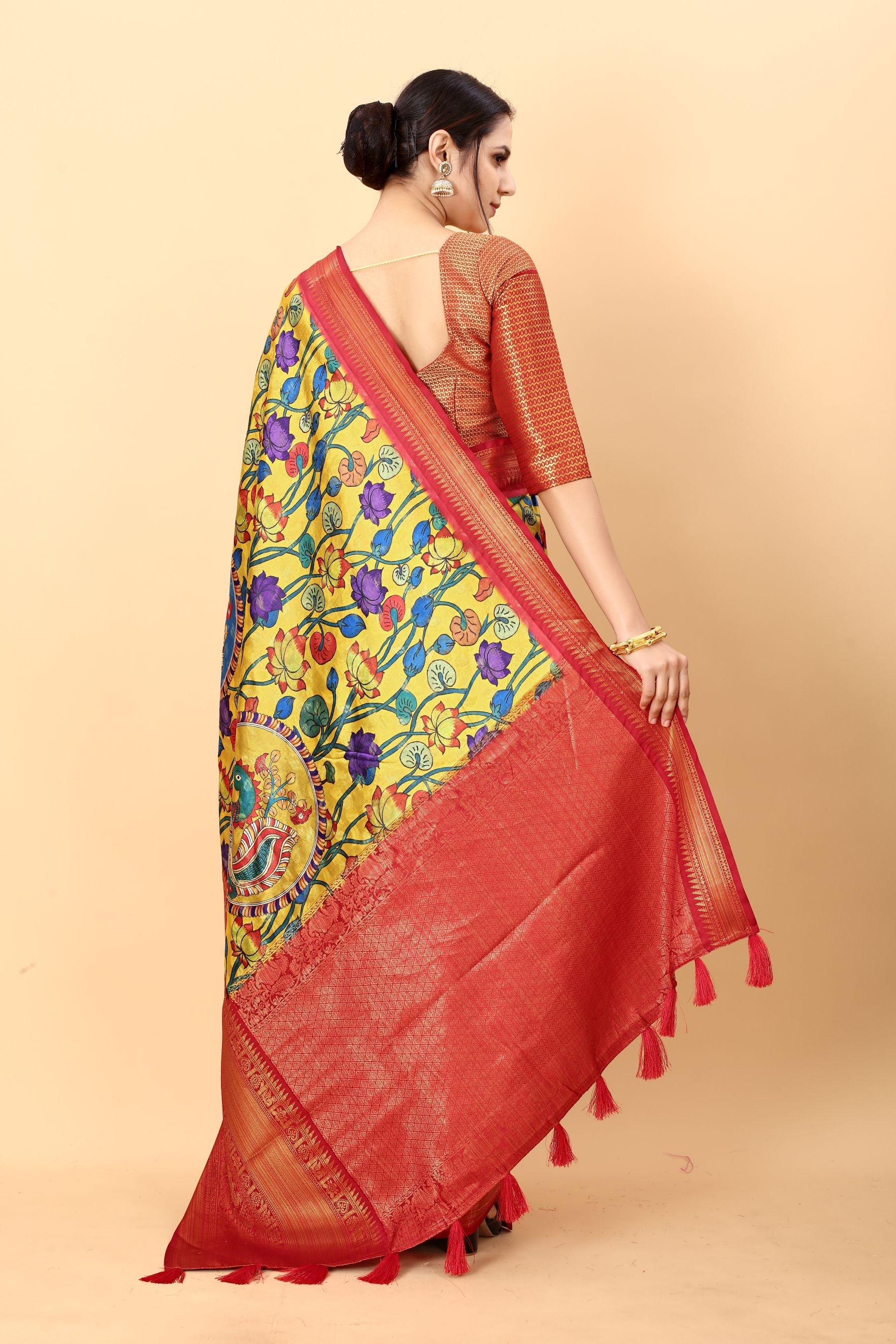 Appealing Yellow Kalamkari Printed Saree With Invaluable Blouse Piece