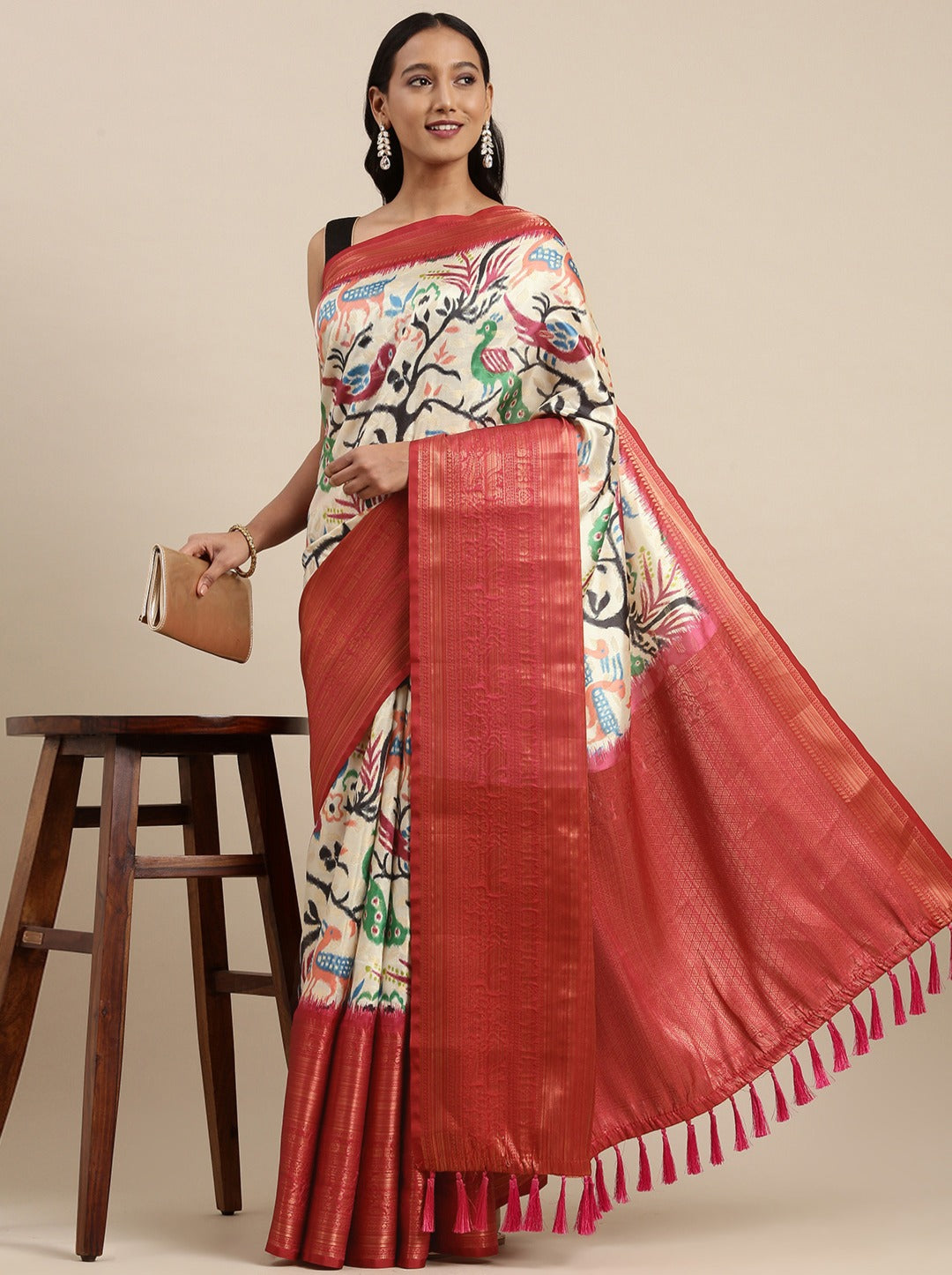 Deserving Beige Kalamkari Printed Saree With Gorgeous Blouse Piece