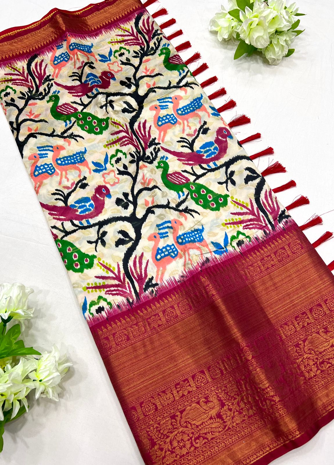 Deserving Beige Kalamkari Printed Saree With Gorgeous Blouse Piece