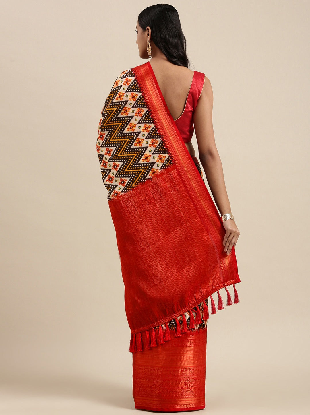 Charming Brown Kalamkari Printed Saree With Sizzling Blouse Piece