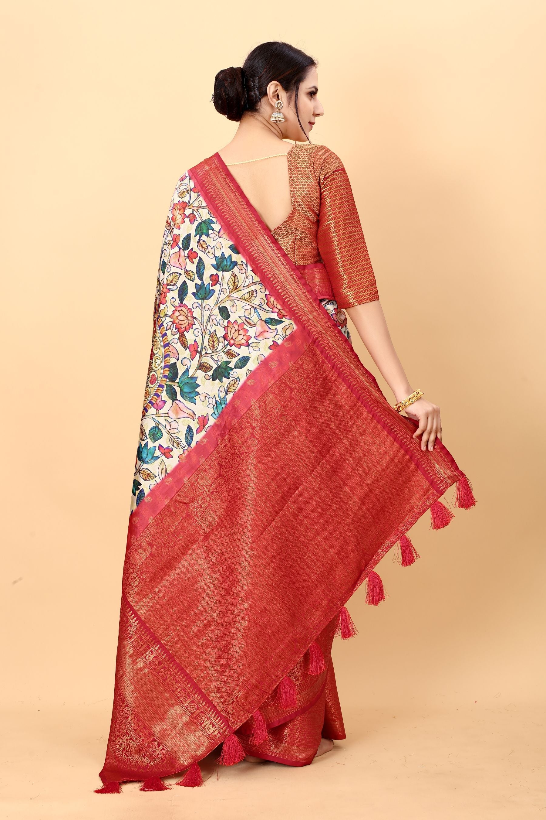 Jazzy Beige Kalamkari Printed Saree With Phenomenal Blouse Piece