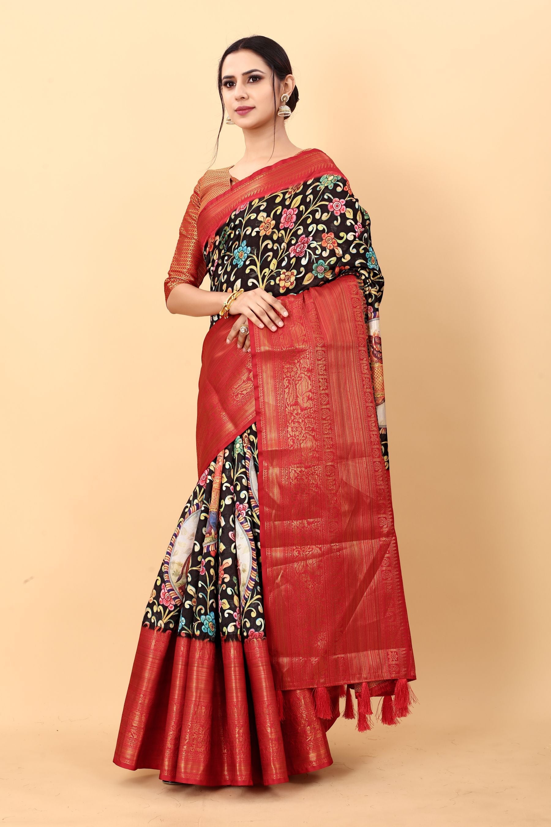 Surpassing Black Kalamkari Printed Saree With Gratifying Blouse Piece