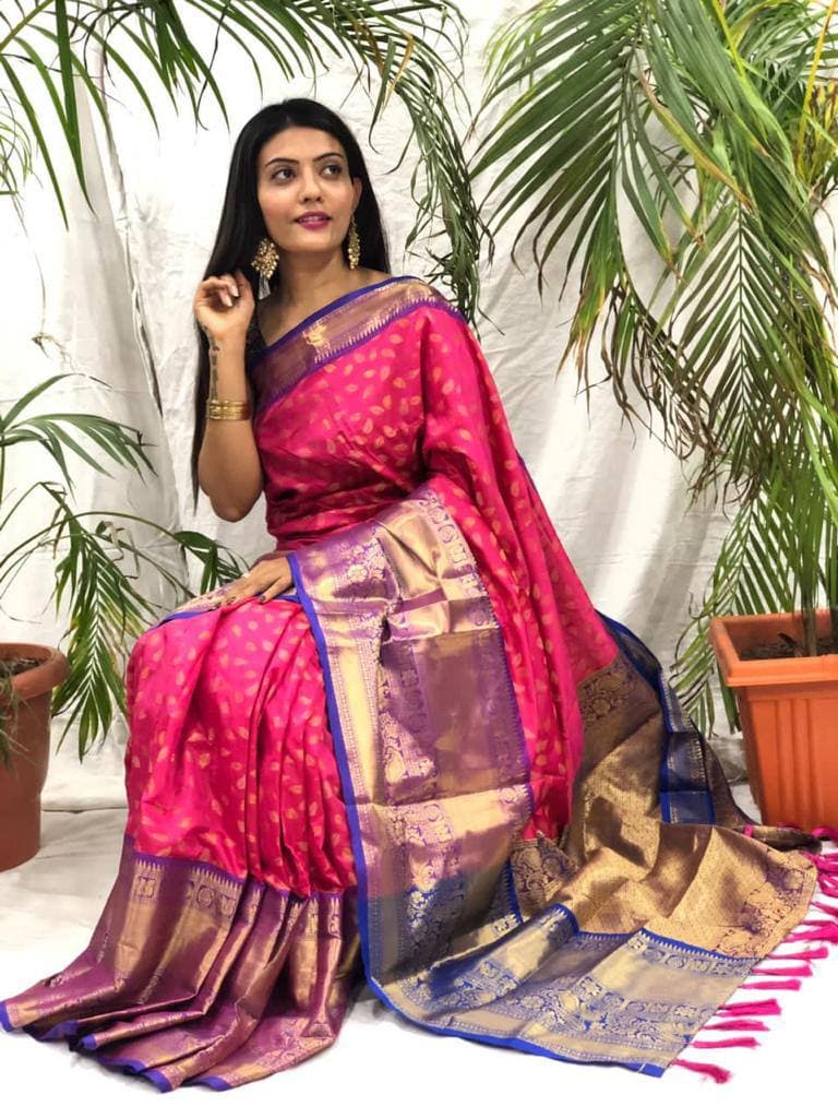 Easy on the eyes Pink Banarasi Silk Saree With Amiable Blouse Piece